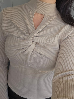 BEIGE SWEETHEART KNIT
